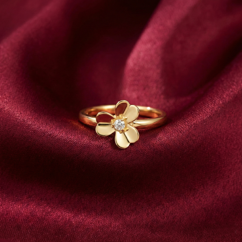 Van Cleef & Arpels, Frivole ring, 1 flower, small model, Gold Filled