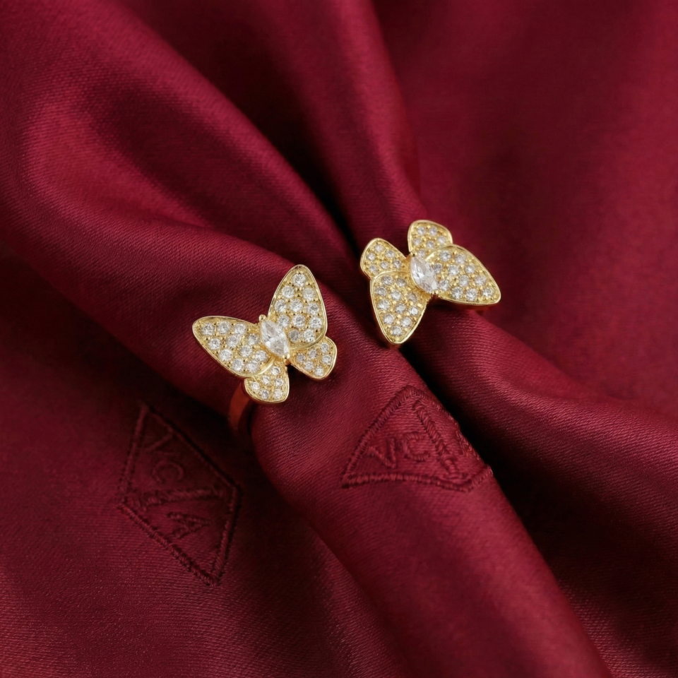 Van Cleef & Arpels, Two Butterfly Between the Finger Ring, Gold Filled