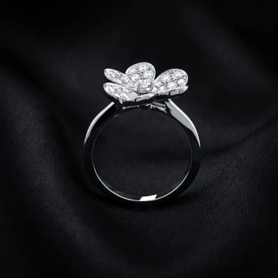 Van Cleef & Arpels, Frivole ring, 1 flower, paved stone