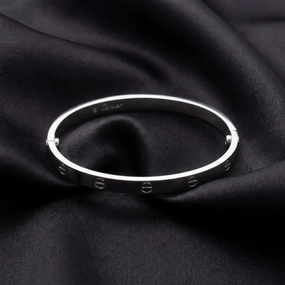 Cartier LOVE bracelet, medium model