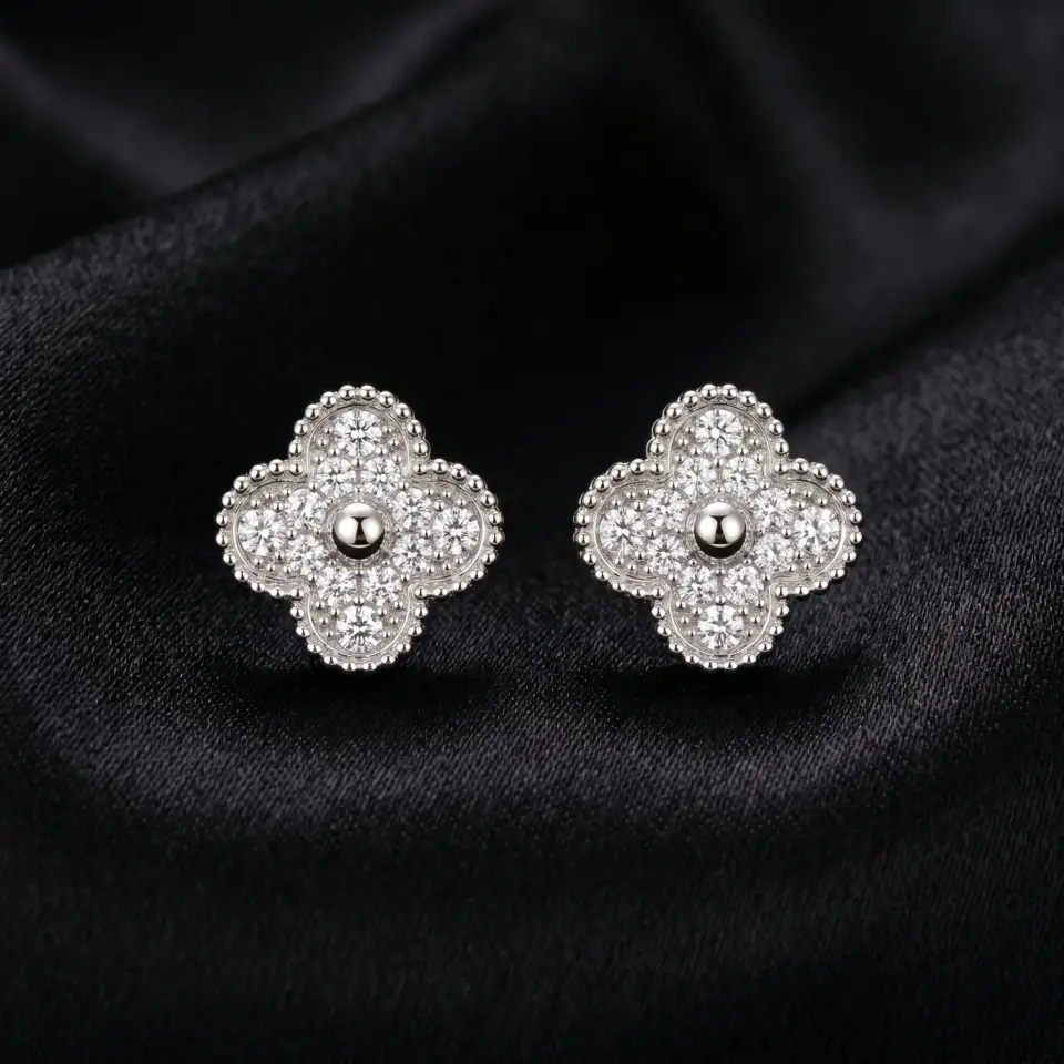 Van Cleef & Arpels, Vintage Alhambra Sparkle earrings