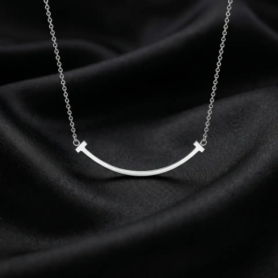 Tiffany T, Smile Small Necklace