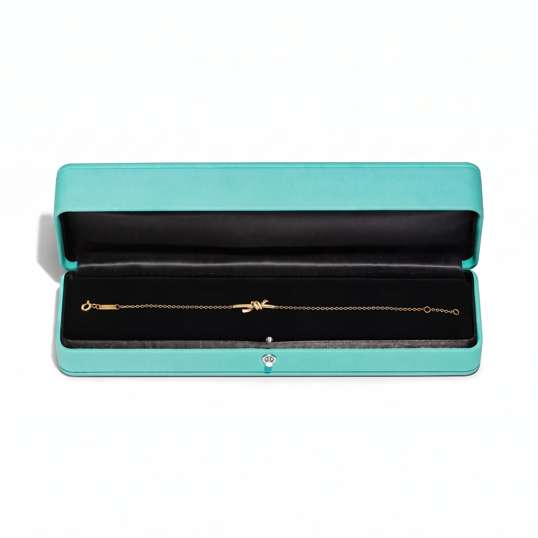 Change_bracelet_material_to_18k_202607041554_result