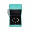 Change_bracelet_to_gold_2K_202607151512_result-1.webp