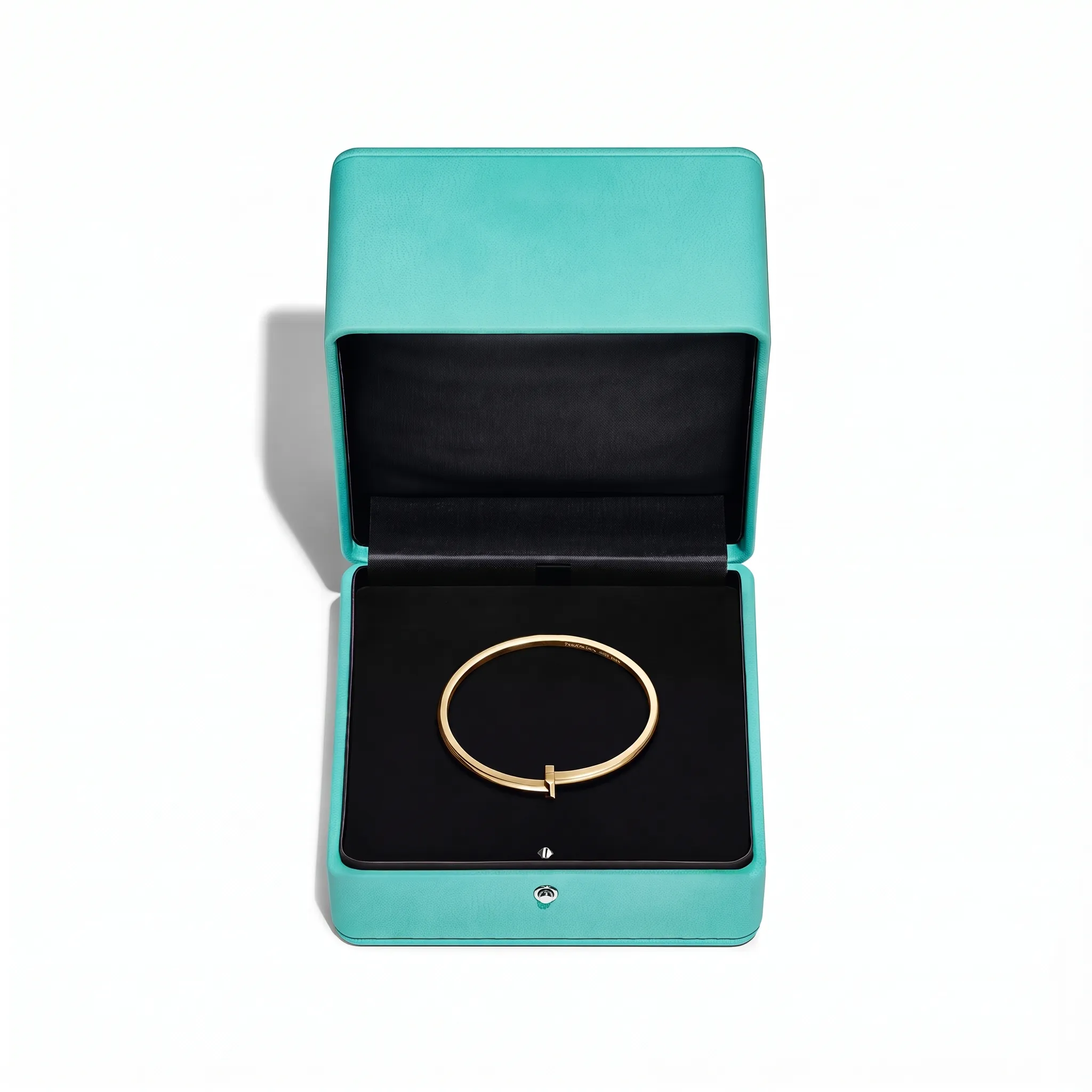Change_bracelet_to_gold_2K_202607151512_result-1.webp