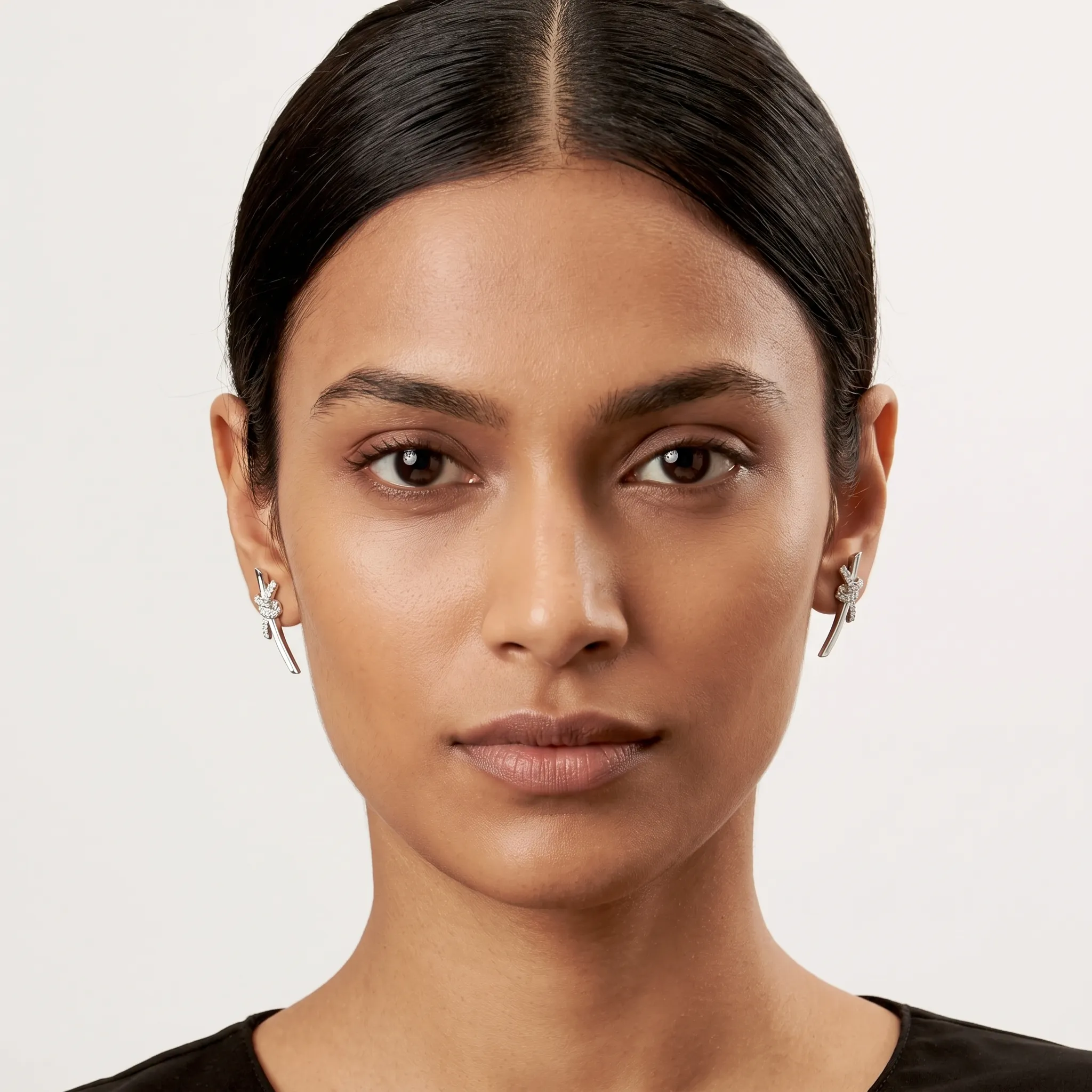 Recreate_earring_photo_model_2K_202607041134_result