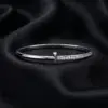 White_gold_bracelet_black_backgr…_202607151536_result-1.webp