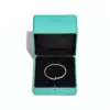 White_gold_bracelet_in_box_202607151501_result-1.webp
